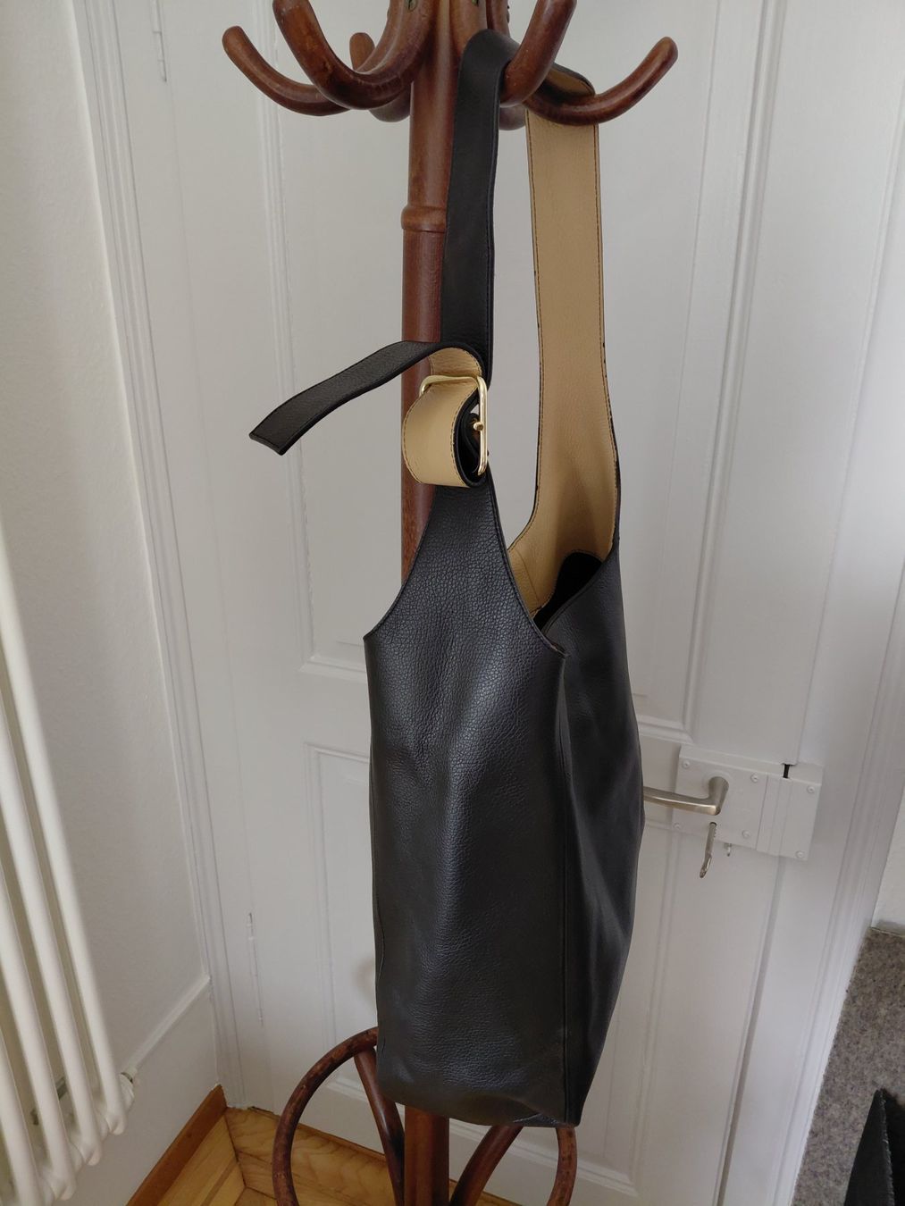 Cos Taschen für Damen: Ledertasche COS – Gebraucht aus Zürich von benski34 2