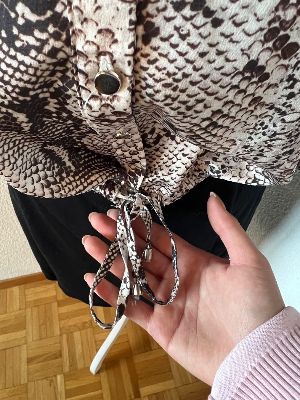 Tally Weijl Blusen: Tally Weijl snakeskin print button-up blouse – Gebraucht aus Otelfingen von houseofstae 3