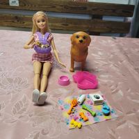 Barbie mit Hund und Welpen