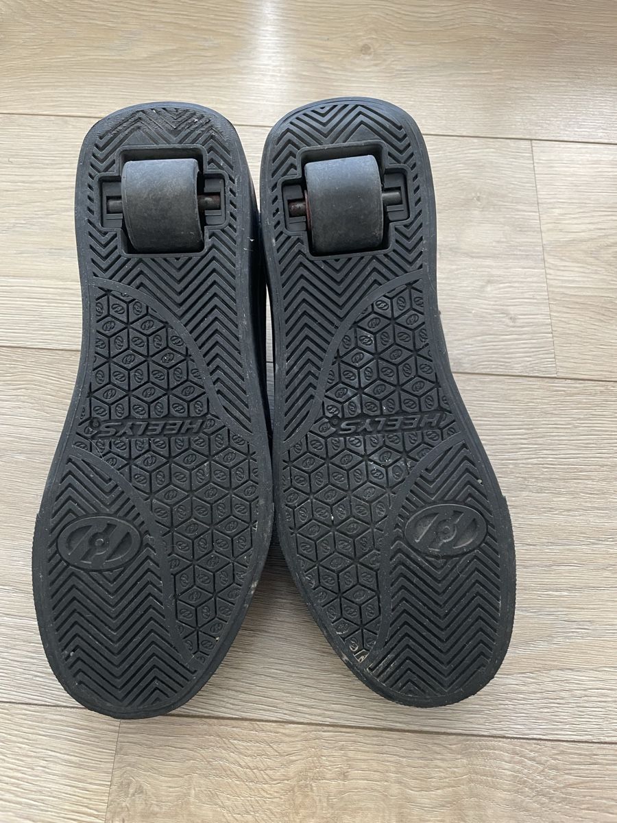 Heelys Scarpe da uomo: Heelys schwarz Grösse 38 – Usato da Domat/Ems venduto da Hoschi13 1