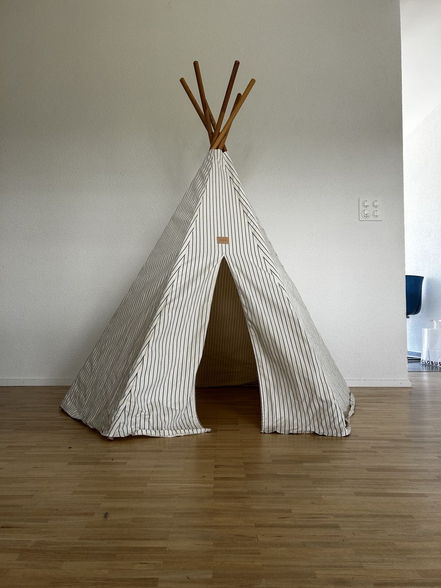 Nobodinoz Sonstige Kinderbetten & -möbel: Nobodinoz Tipi Zelt mit Teppich  – Gebraucht aus St. Gallen von Kiwi023 2