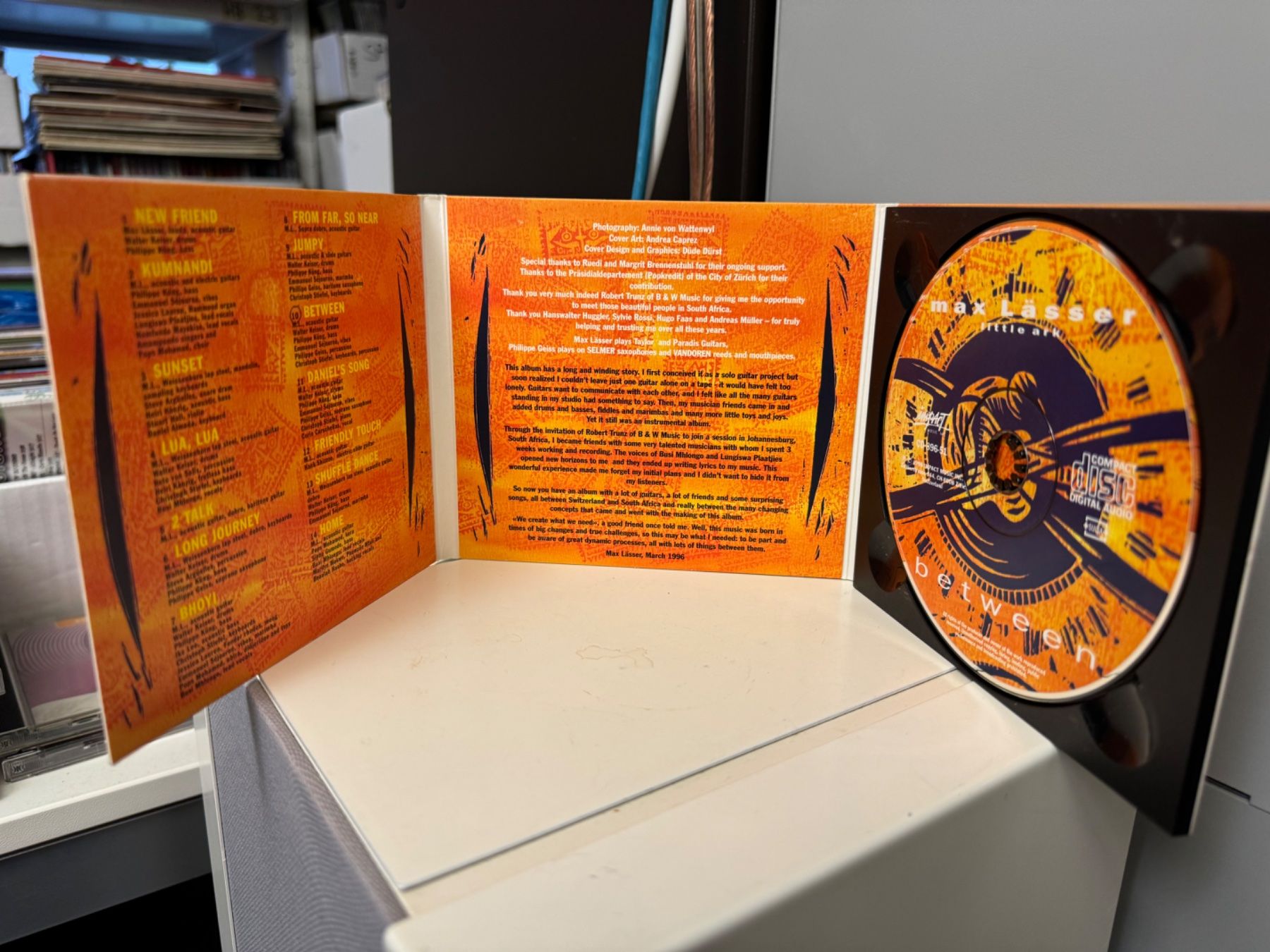 CD: Max Lässer - Between - HA11M – Usato da Küsnacht ZH venduto da swisssales.net 2