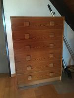 Holzkommode mit Schubladen