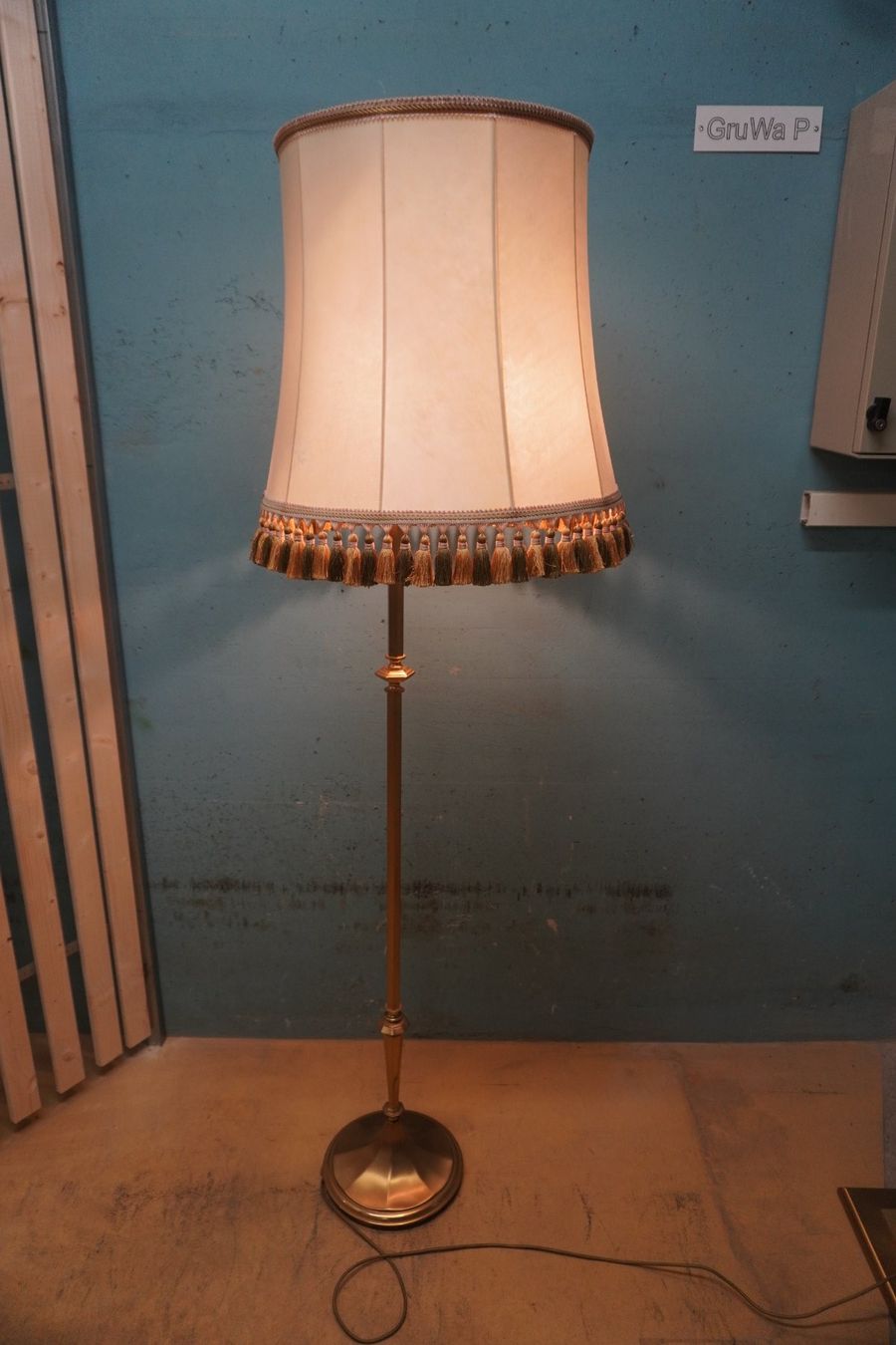 Lampade: Lampe mit Lampenschirm (S251) – Usato da Basel venduto da B.W.B. 3