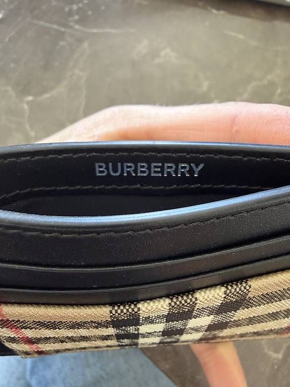 Portafogli: Burberry Kartenhalter mit Geldklammer – Usato da Küsnacht ZH venduto da TinaSimona.31 3