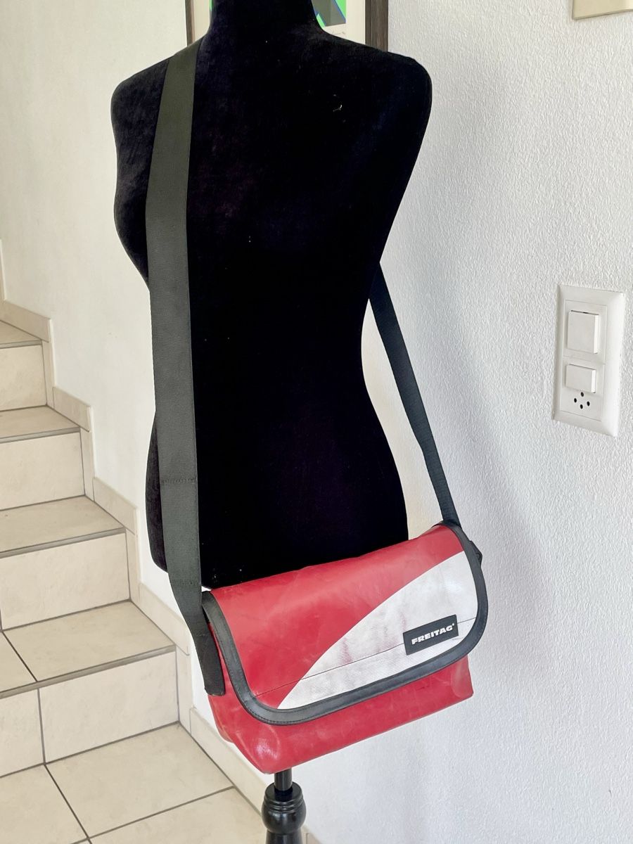 Freitag Sonstige Kleidung & Accessoires: FREITAG Hawaii Five Umhängetasche – Gebraucht aus Richterswil von Prangins9 8
