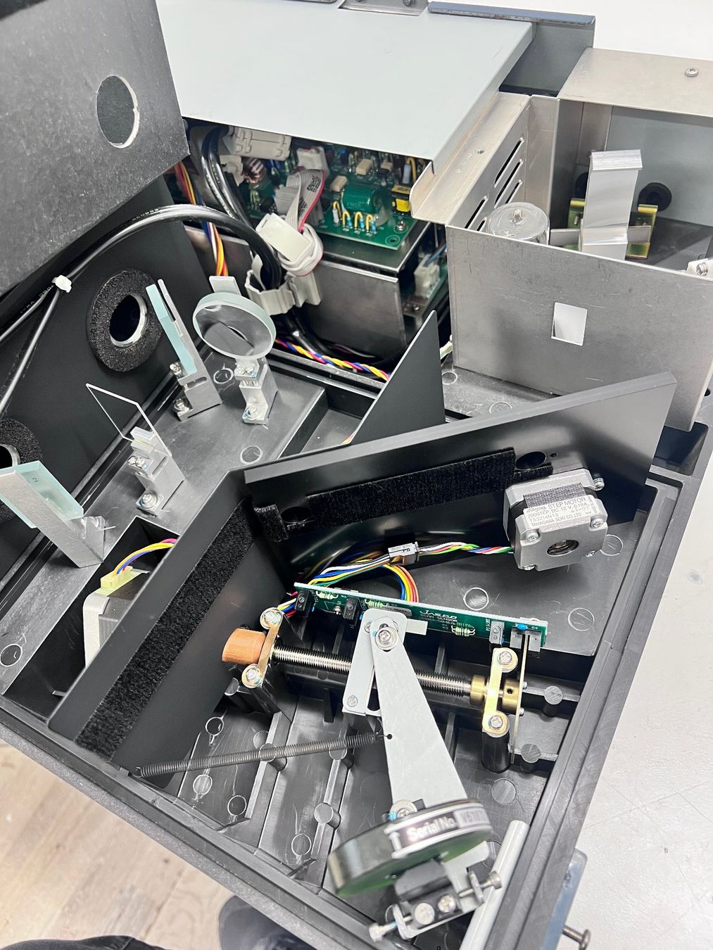 Laborzubehör: Jasco V-630 UV-Vis Double Beam Spektrophotometer – Gebraucht aus Niederdorf von LeptonAG_Labor 6