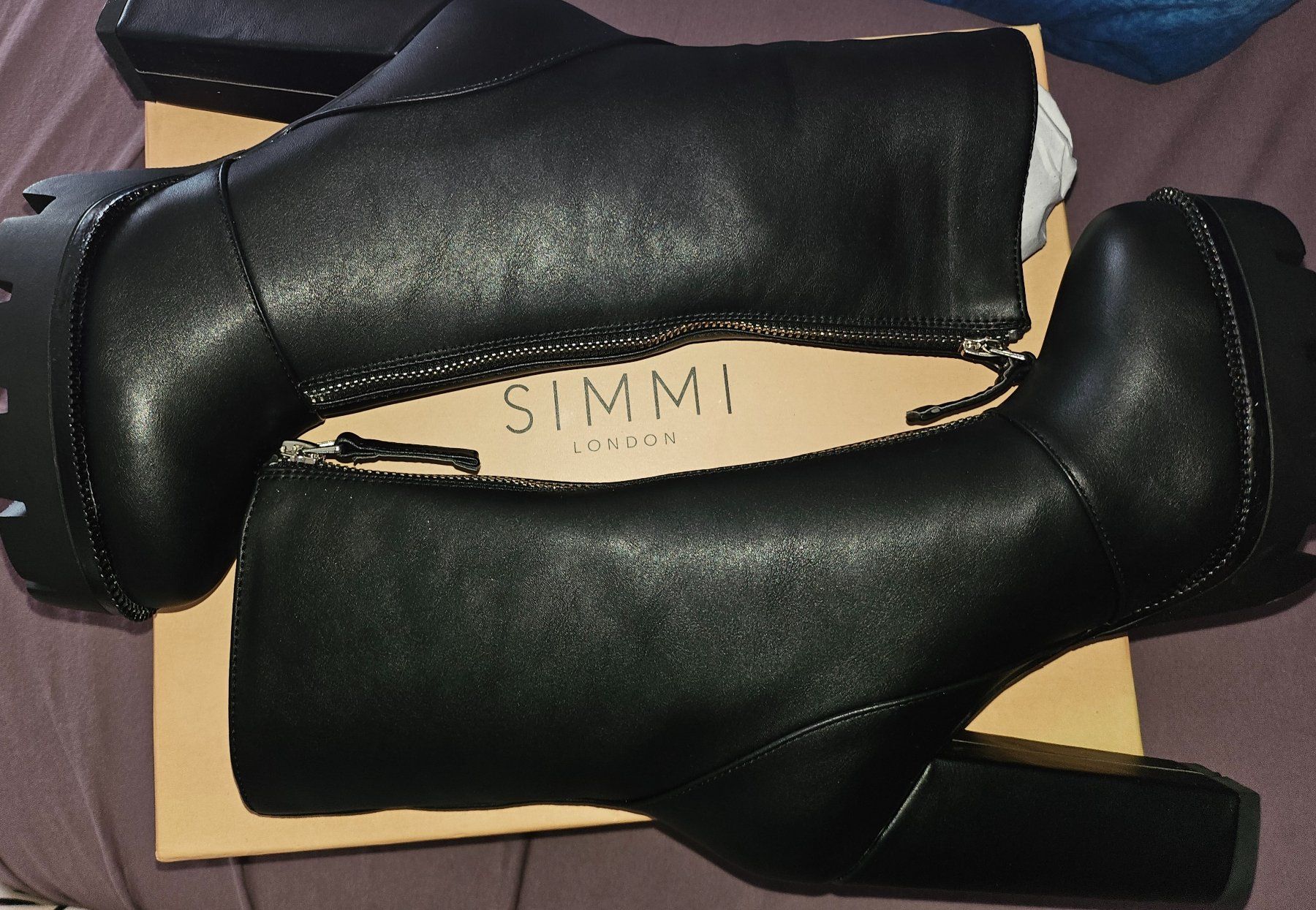 Damenschuhe: Elegante Stiefel Schwarz - NEU – Neu und originalverpackt aus Thun von Shame 4