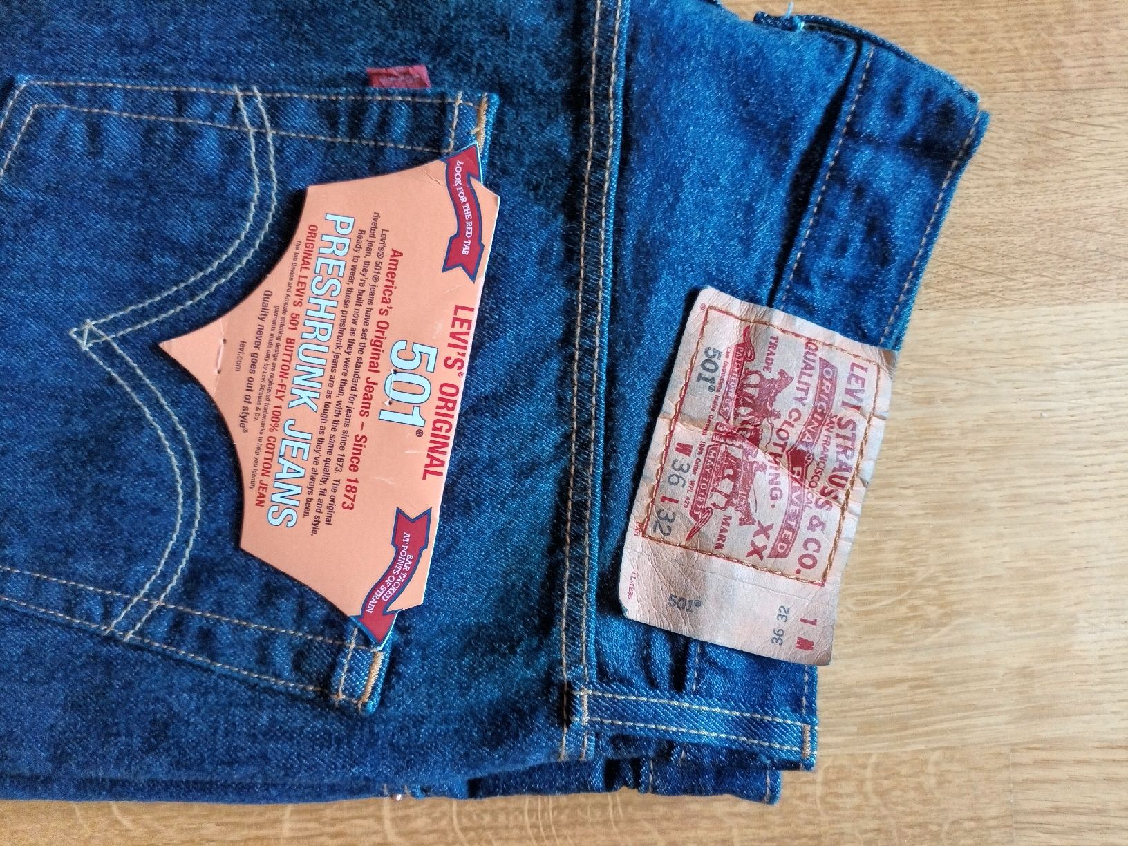 Jeans: Neue Levis Jeans 501 – Nuovo e nell'imballaggio originale da Disentis-Muster venduto da Bix03 3