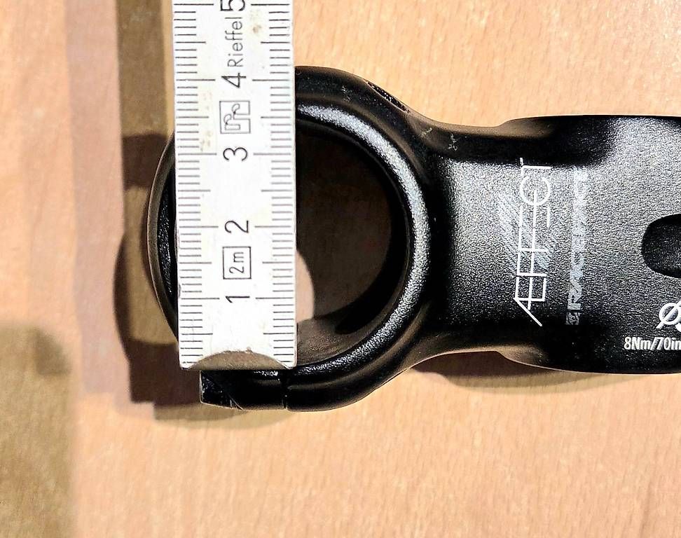 Race Face Pezzi di ricambio: Vorbau Race Face Aeffect R 50mm – Usato da Rorbas venduto da Petermense 2