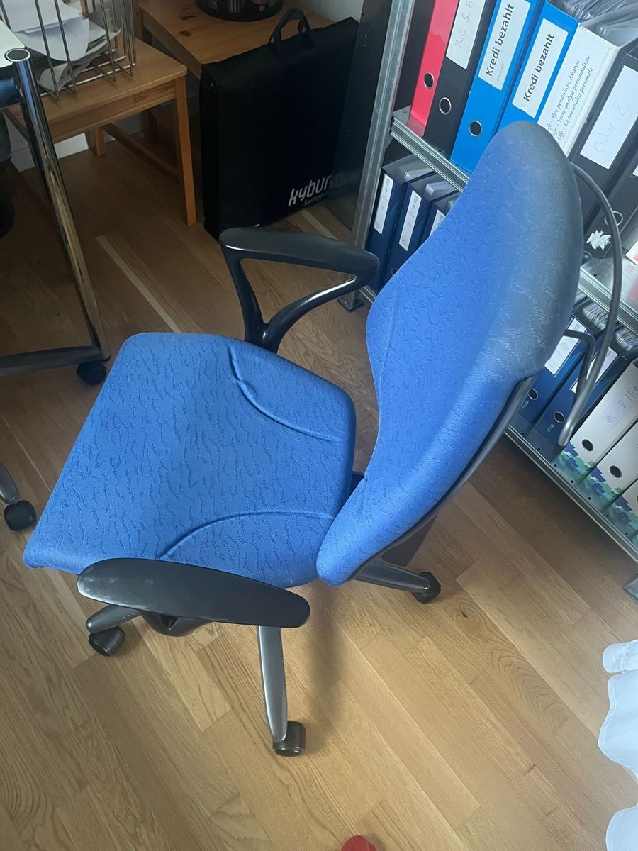 Stühle: Bürostuhl – Gebraucht aus Oberkirch LU von Gmerz