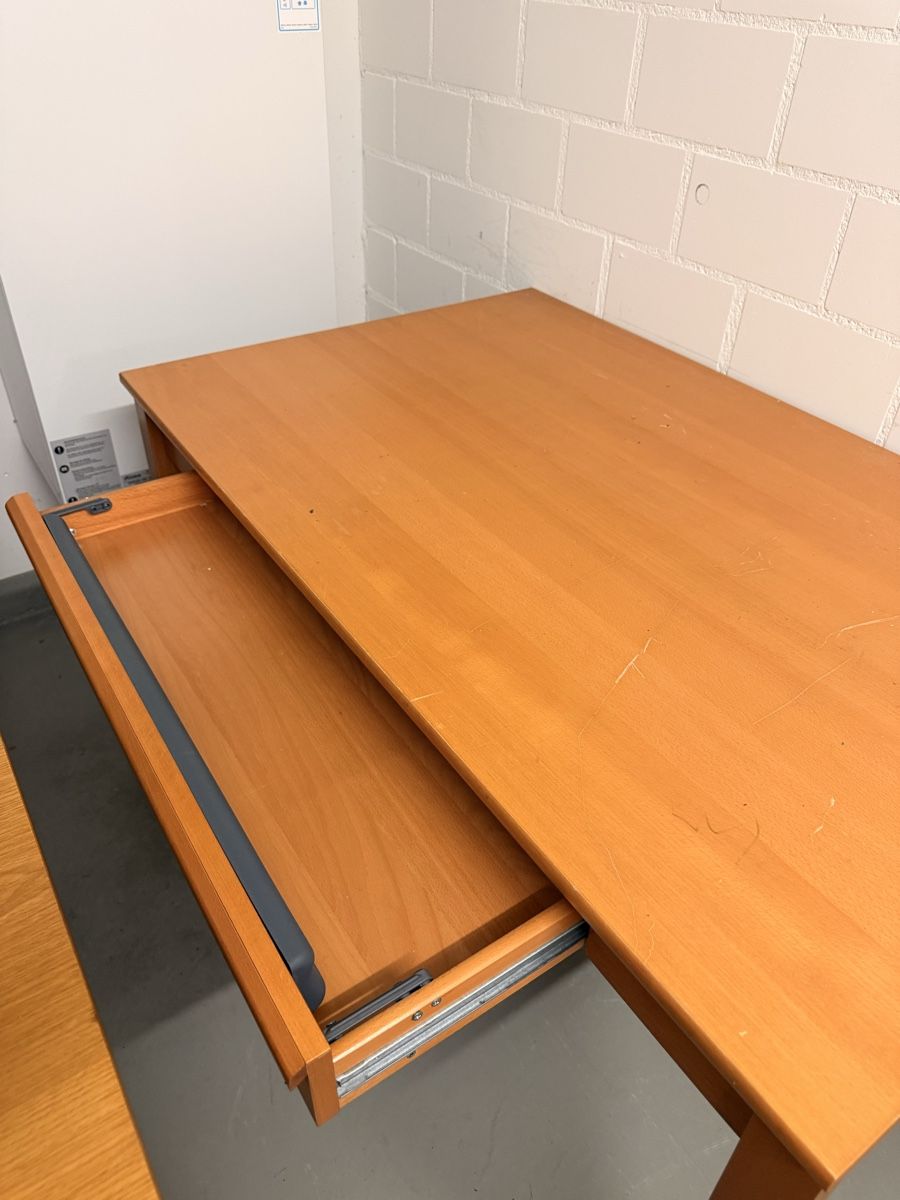 Schreibtische: Bürotisch mit Schublade – Gebraucht aus Volketswil von habibeoez 1