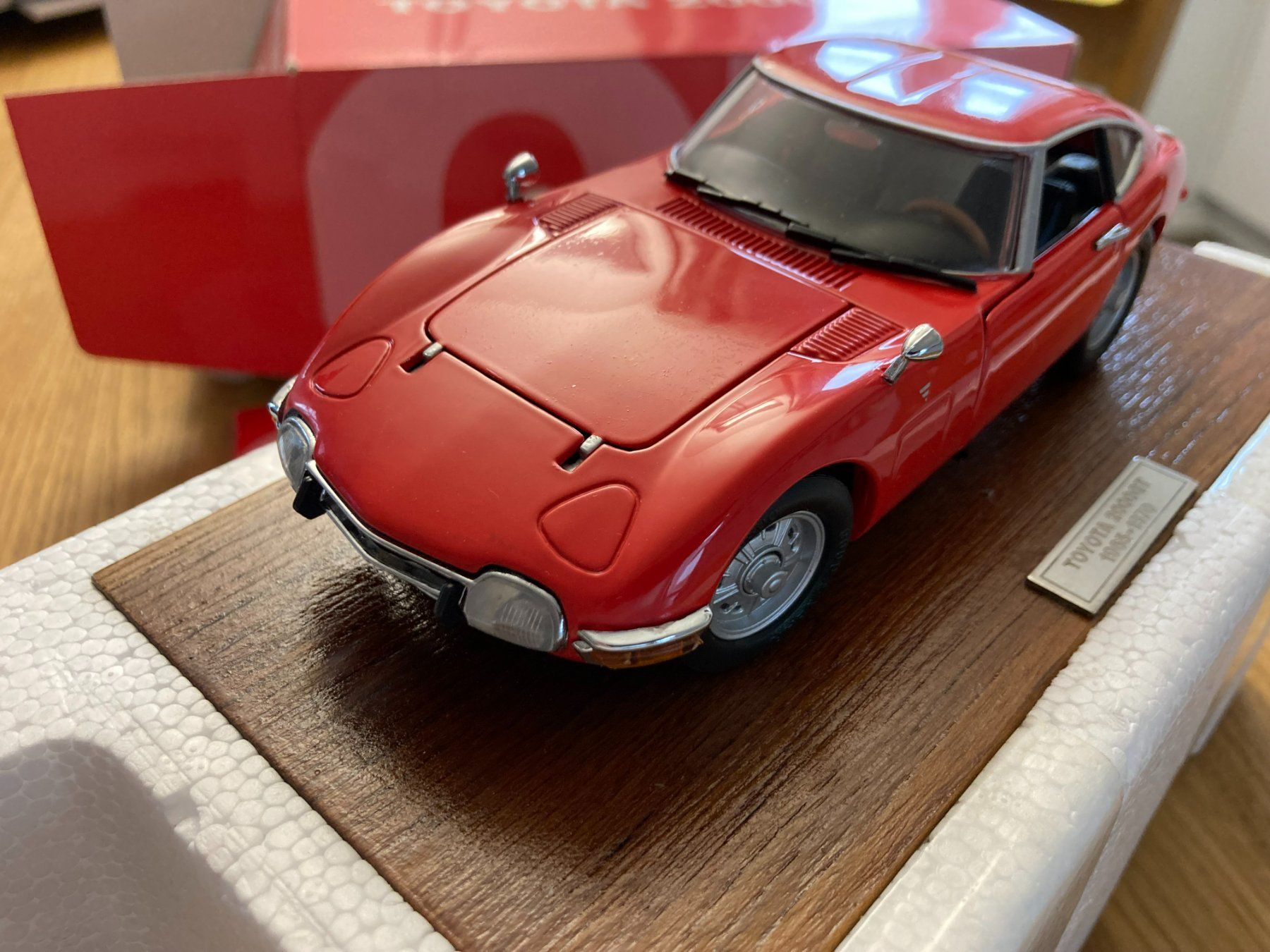 Toyota Modellini d'auto: Toyota GT 2000 – Nuovo e nell'imballaggio originale da Altenrhein venduto da Tribun75 5