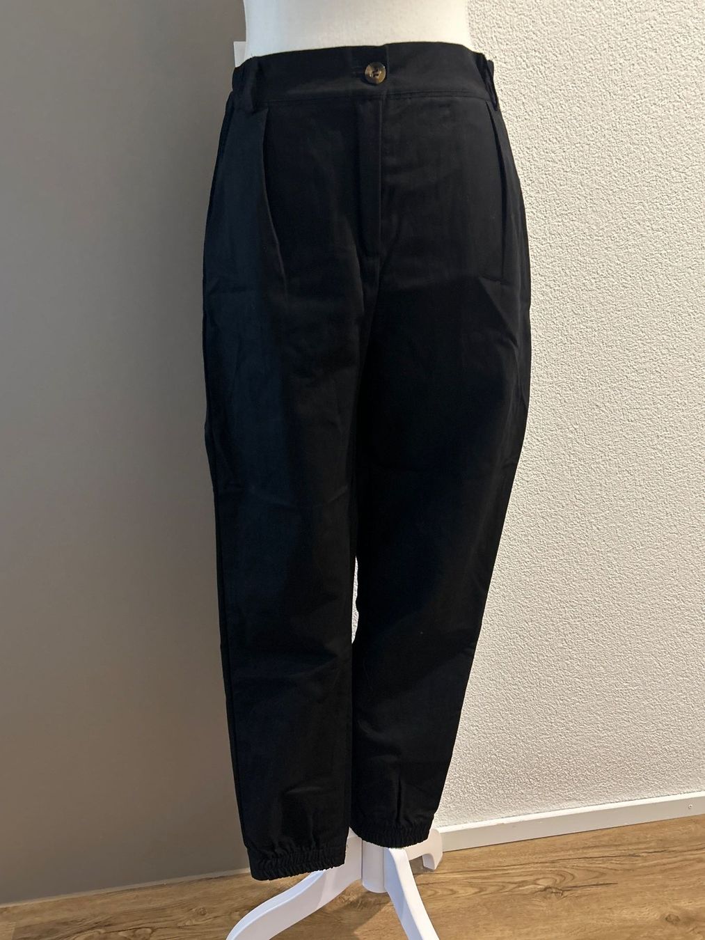 Pantalons: Freizeithose schwarz Gr. S – Neuf (Voir description) à Brunnen par Nala2929 1