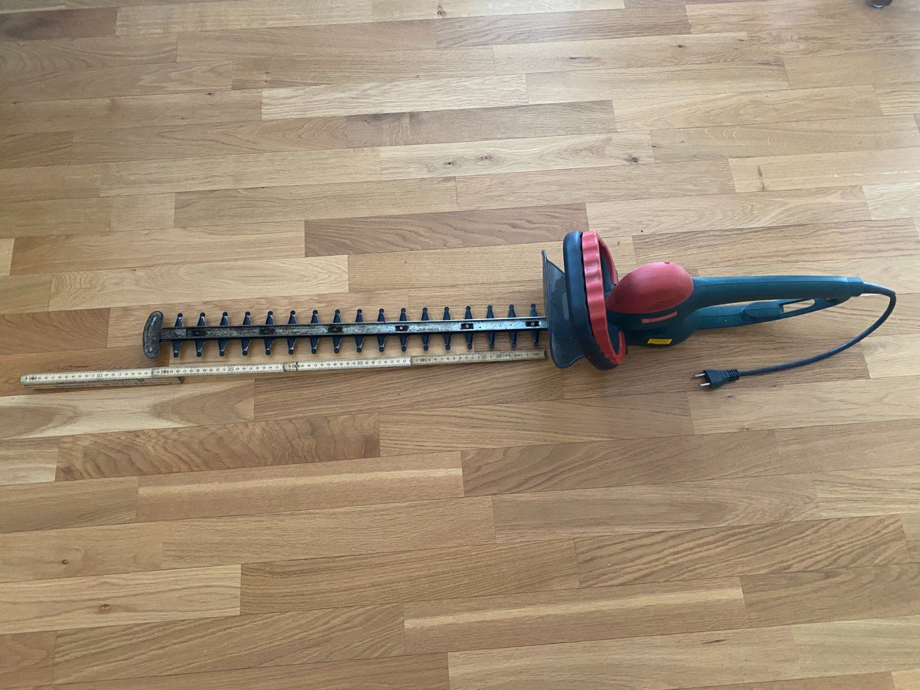 Tutte le macchine: Elektrische  Heckenschere – Usato da Winterthur venduto da Minigolf13