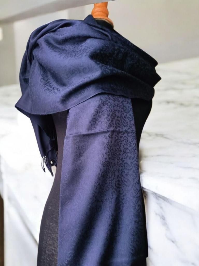 Foulard & Sciarpe: châle/écharpe/ en cachemire neuf – Nuovo e nell'imballaggio originale da La Chaux-de-Fonds venduto da Luxary.25cachmirepro 3