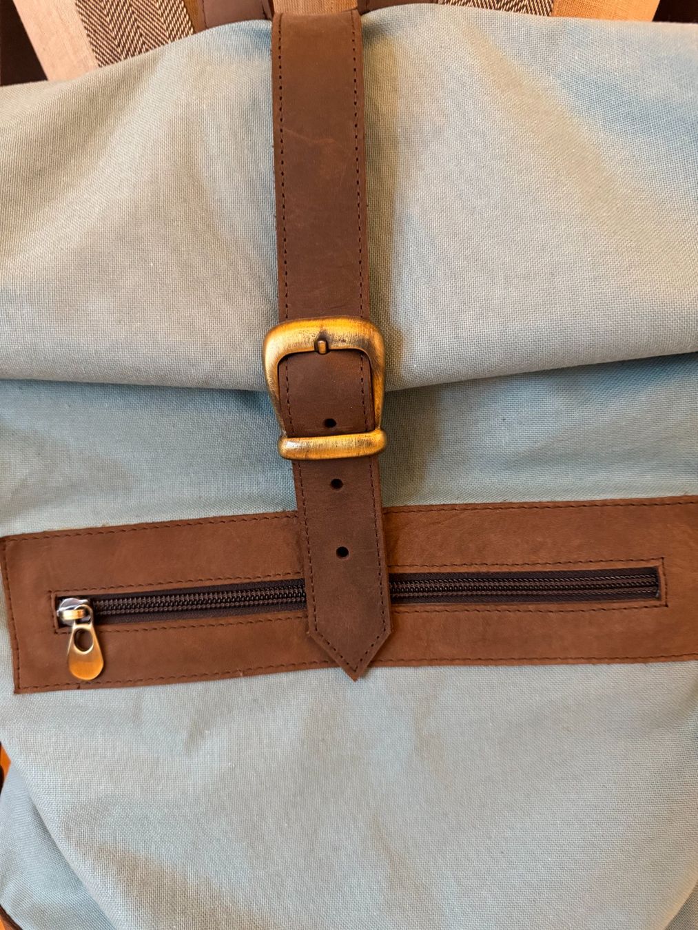 Zaini: Roll-Top Rucksack blaugrün mit braunem Leder – Nuovo e nell'imballaggio originale da Stäfa venduto da Mofi8712 1
