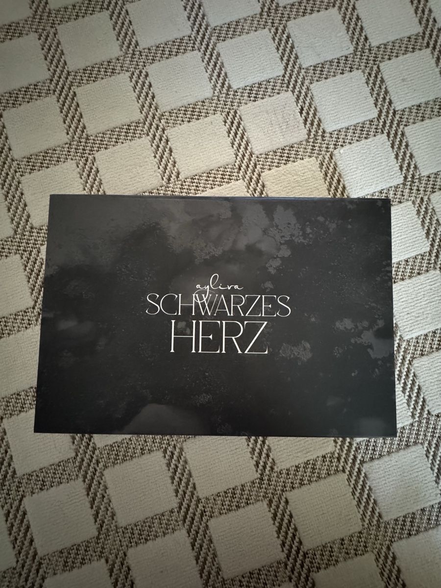 CDs: AYLIVA - Schwarzes Herz Box – D'occasion à Gerlafingen par memati80