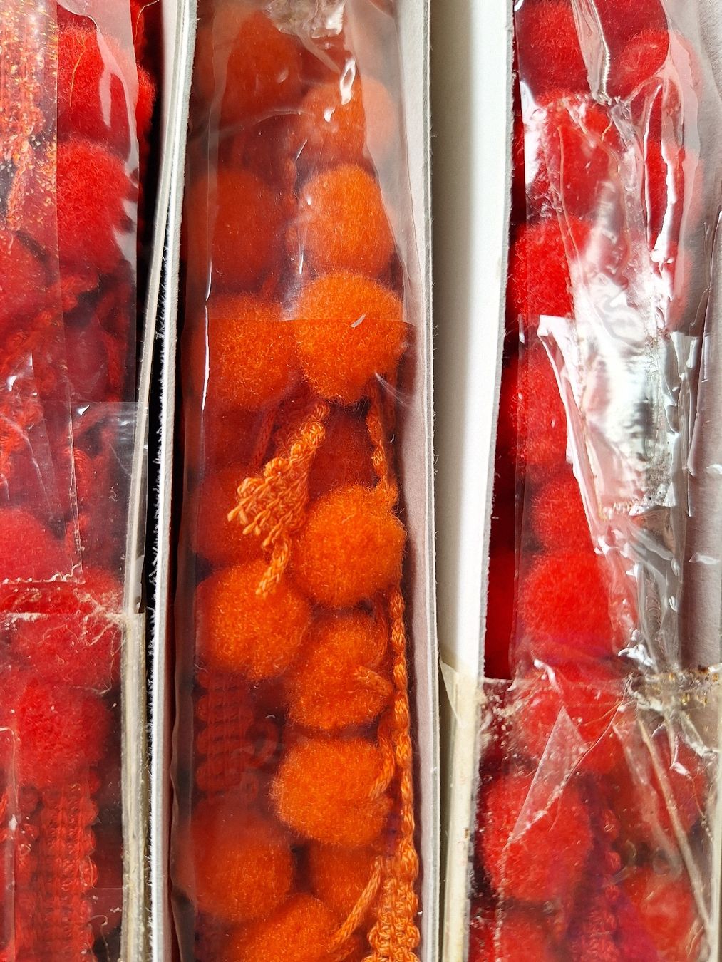 Kit bricolage: 8 X DEKO POMPON ZUM BASTELN – Nuovo (secondo la descrizione) da Huttwil venduto da Kunterbuntli 2