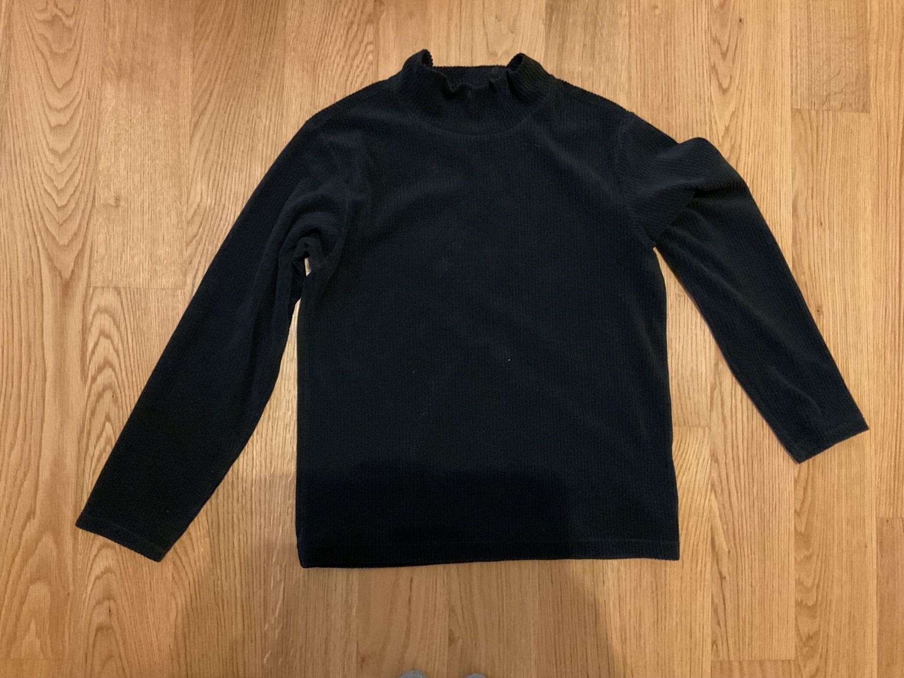 Maglioni & Felpe: Schwarzer Rippstrick Pullover Uni-Qlo Gr. 11-12 J. – Usato da Pfeffingen venduto da Marc4148