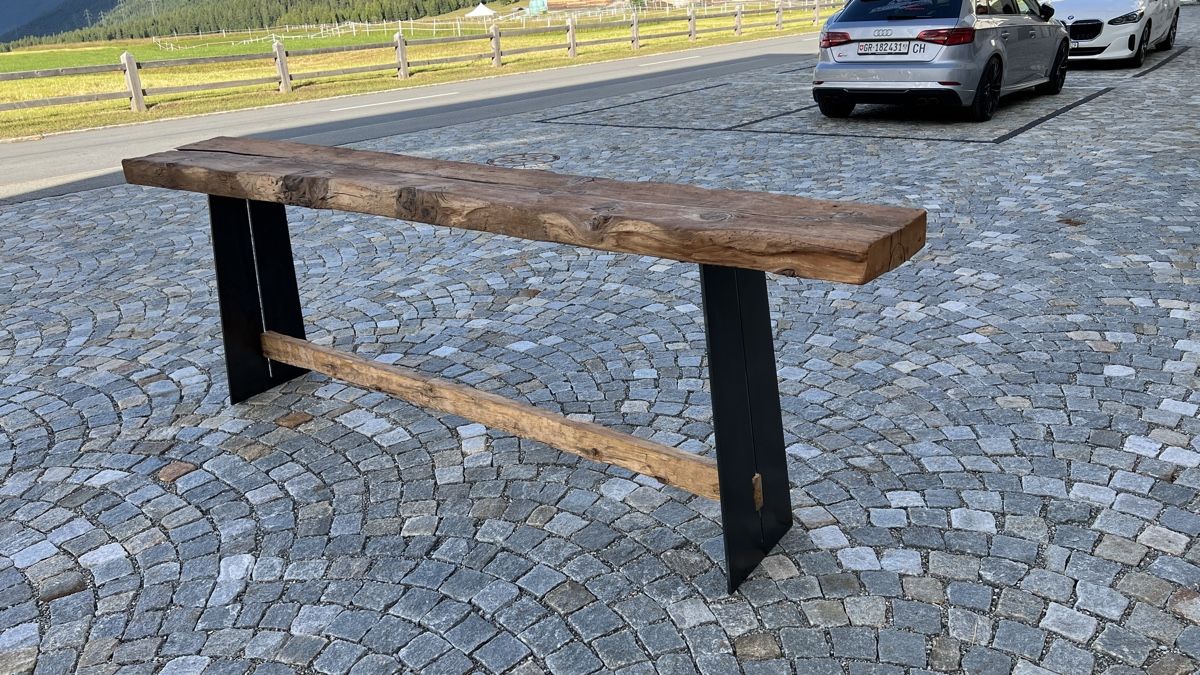 Tavoli: Bar/Stehtisch aus Stalllerche, einzigartiges Design – Nuovo (secondo la descrizione) da La Punt Chamues-ch venduto da mhaefu 1
