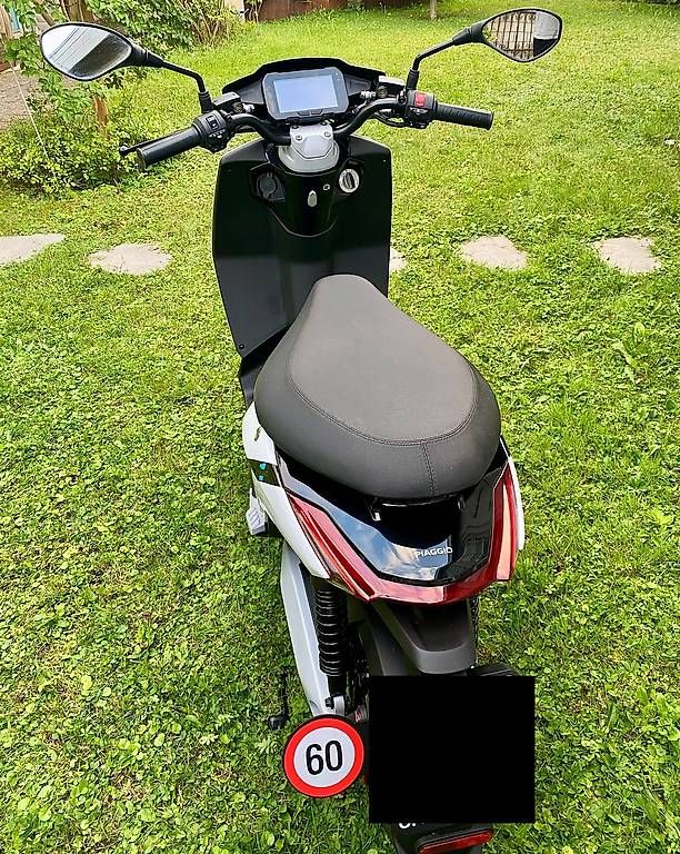 Veicoli elettrici: PIAGGIO 1 Active 60km/h, weiss – Usato da Gretzenbach venduto da Jpaustralia 2