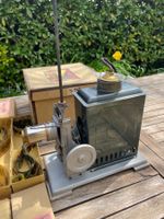 Projecteur Ciné ancien avec films animées et fixe