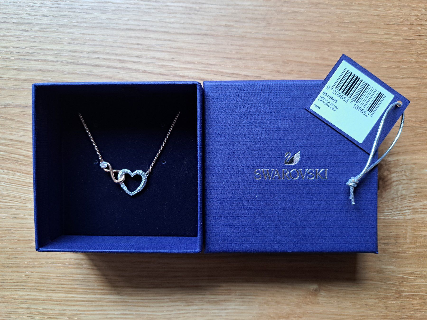 Swarovski Catenine: Collier Swarovski Infinity - Infini et cœur – Nuovo e nell'imballaggio originale da Neuchâtel venduto da Rachel_A