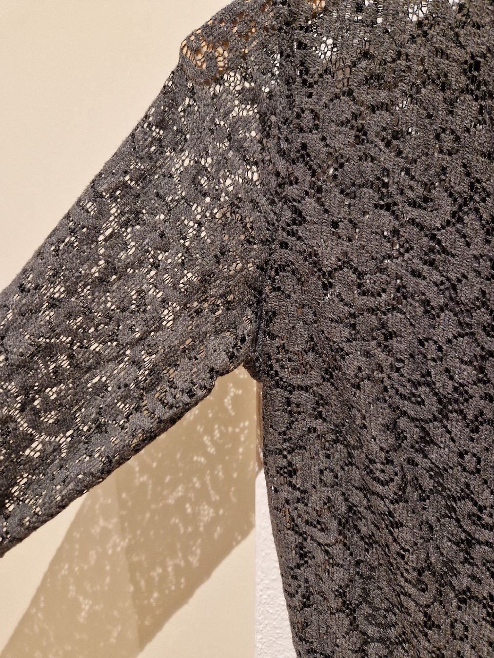 Zara Kleider: Zara Kleid aus Spitze in grau – Gebraucht aus Luzern von rebsi02 5