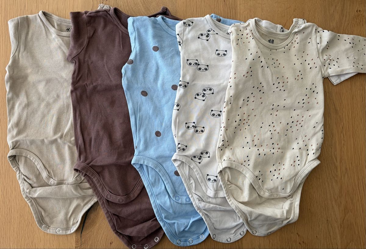 H&M Lotti & Set di vestiti: Langarmbody Grösse 86 – Usato da Bütschwil venduto da Fdu_9606