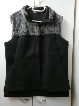 Weste von North Face, schwarz mit Pelz-Imitat, Gr. XL