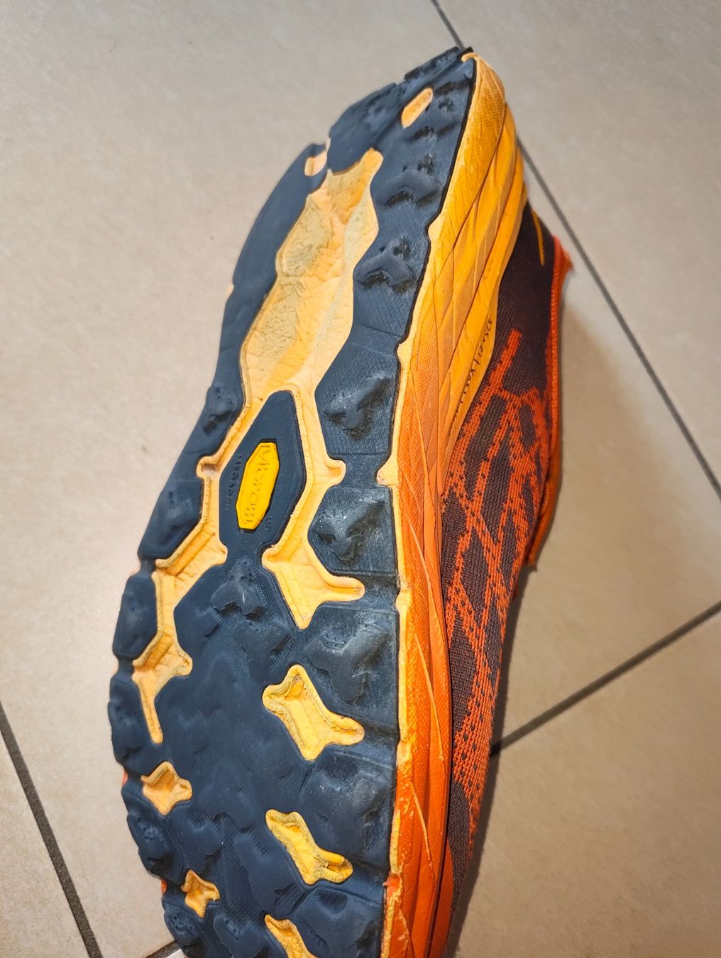 Hoka One One Scarpe da uomo: Baskets Hoka speedgoat 4, taille 46 – Usato da Porrentruy venduto da Florent-JU 1