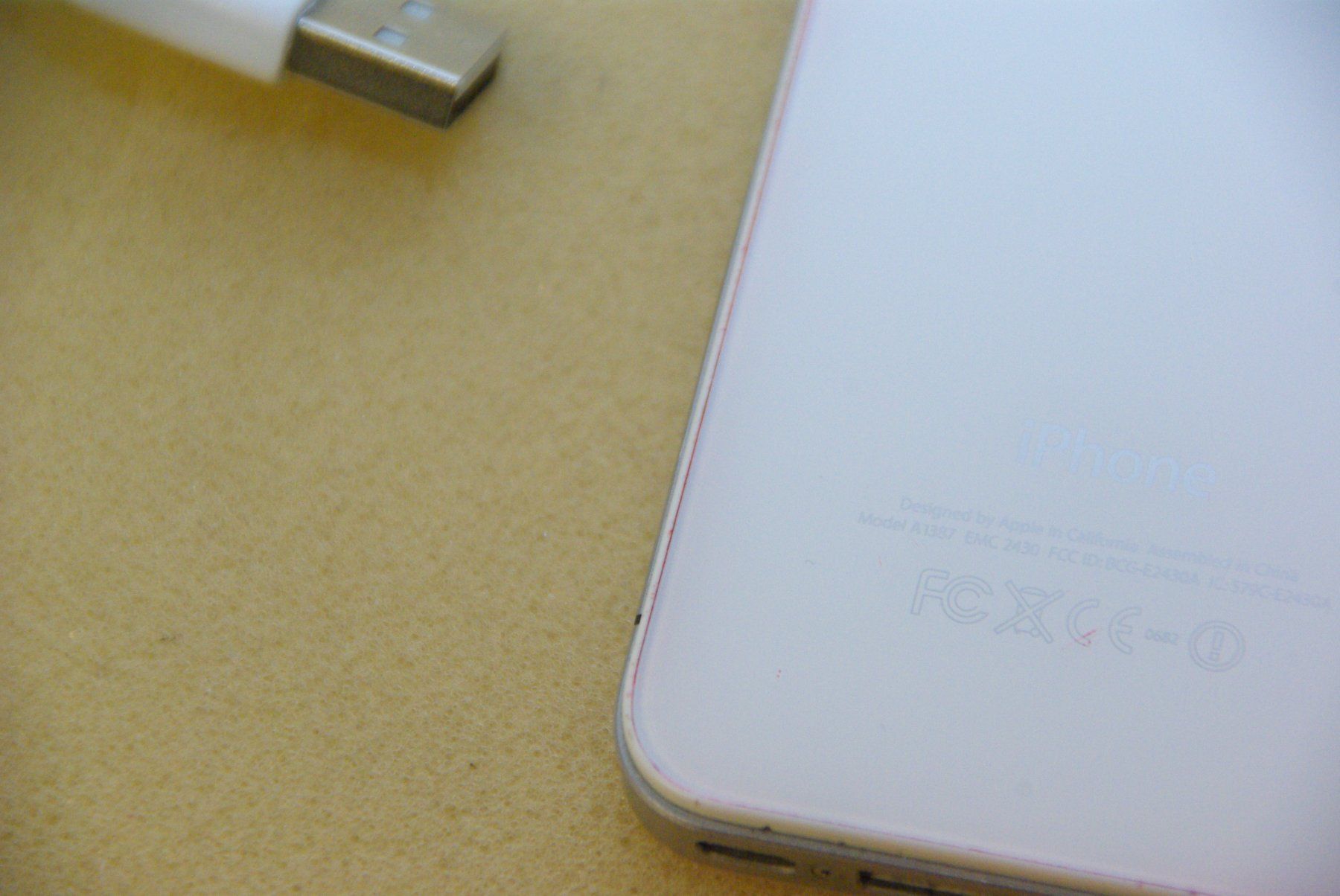 Apple Telefoni cellulari / Smartphones: iPhone 4 oder 4s, weiss mit Kabel – Difettoso da Herisau venduto da Cevianer1844 4