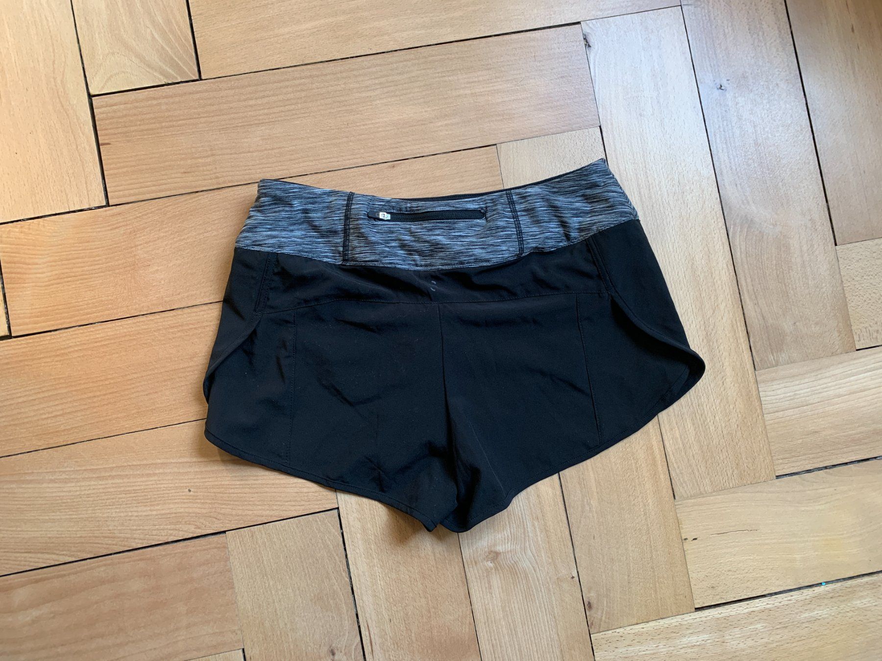 H&M Pantaloni: Sport Shorts schwarz - 36 – Usato da Zürich venduto da Diazaio 2