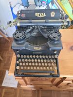 Schreibmaschine Royal schwarz mechanisch