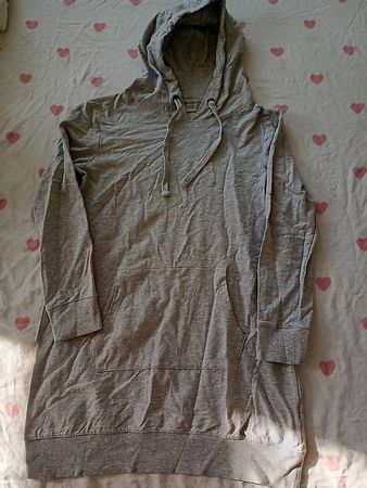 Langer Kapuzenpullover 