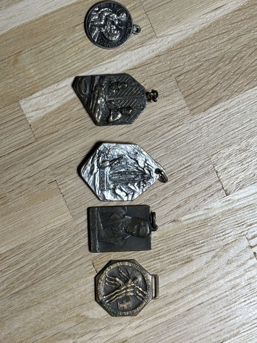 Christ Anhänger: Lot Medallions  – Gebraucht aus Confignon von Second_Hand_Ch 2