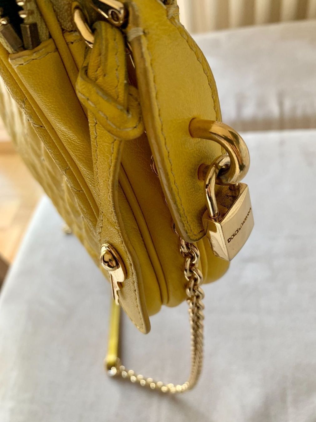 Dolce & Gabbana Borse da donna: DOLCE & GABBANA Crossbody Quilted Bag – Usato da Zürich venduto da Angela_Fashion_Lover 7