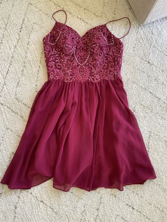 Laona Kleid, Gr. 36, bordeauxrot, perfekt für den Sommer!