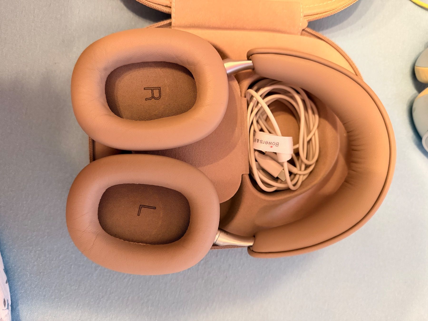 Bowers & Wilkins Casques audio: Bowers wilkins px8 s2 – Neuf (Voir description) à Glis par mar_8mfz 3