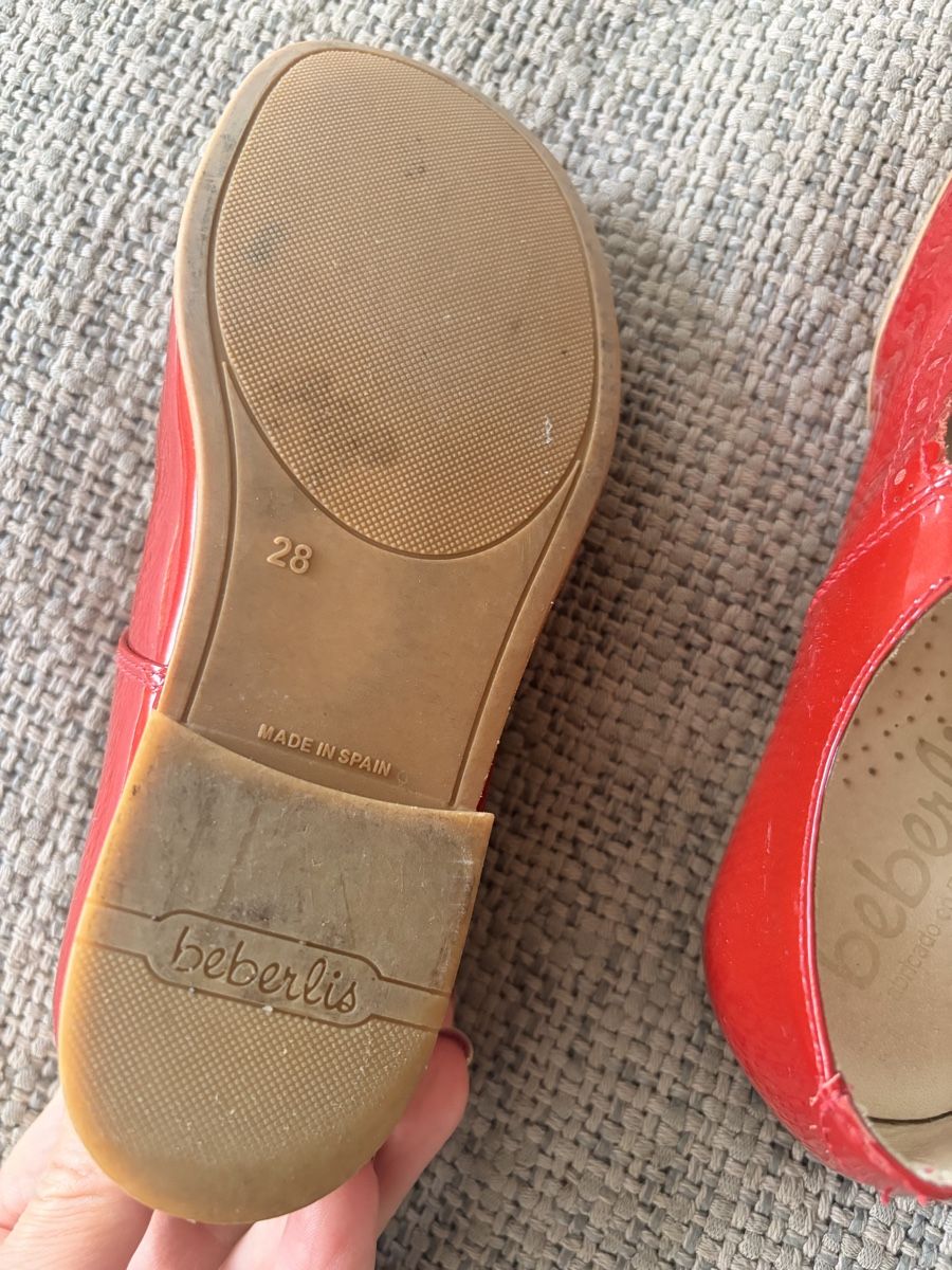 Scarpe per ragazze: Lackschuhe rot 28 – Usato da Basel venduto da RausindieNatur 1