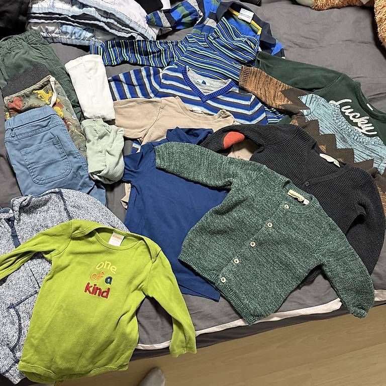 Lotti & Set di vestiti: Junge Paket Grösse 86 – Usato da Hochdorf venduto da Franciscochico