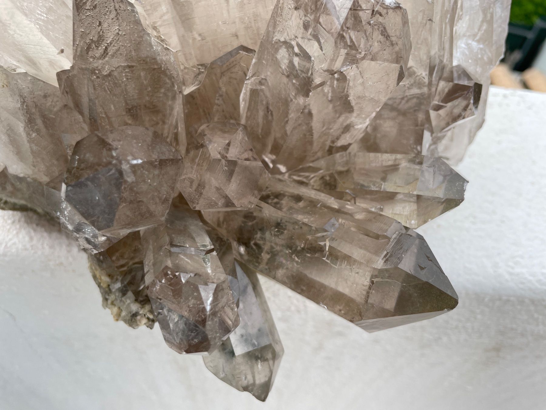 Minéraux & Lithothérapie: Quartz Group & Fluorite Rose Gothard – D'occasion à Genève par qua_q7kb 1