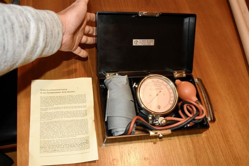 Sphygmomanometer RECKLINGHAUSEN Bakelit Kaufen auf Ricardo