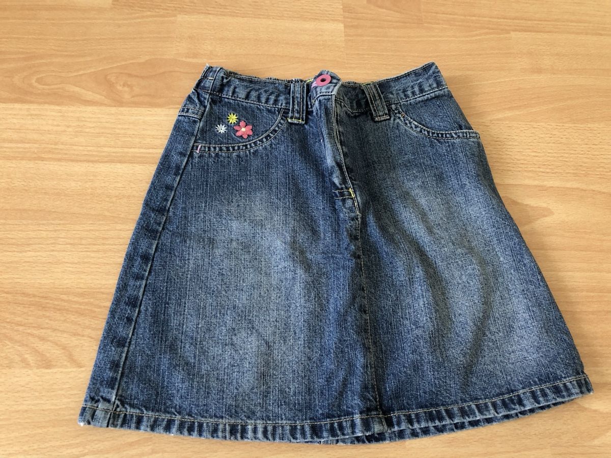 Kleiderpakete & -sets: Mädchenkleider Paket Gr. 122 Jeans Bikini – Gebraucht aus Chur von Tsambiko 9