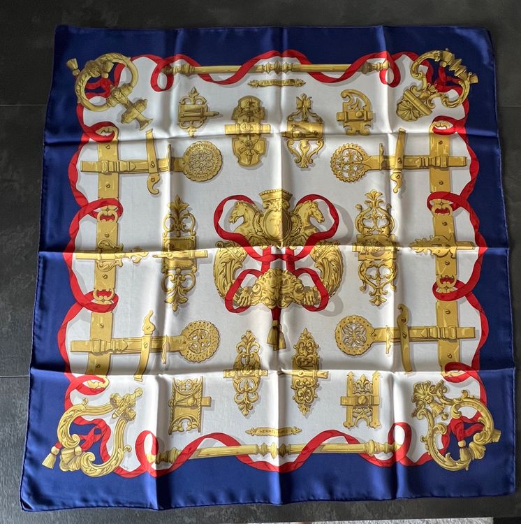 Foulard Carré Hermès Cendrillon En Soie 100% - édition Vintage (1ère édition) - Occasion