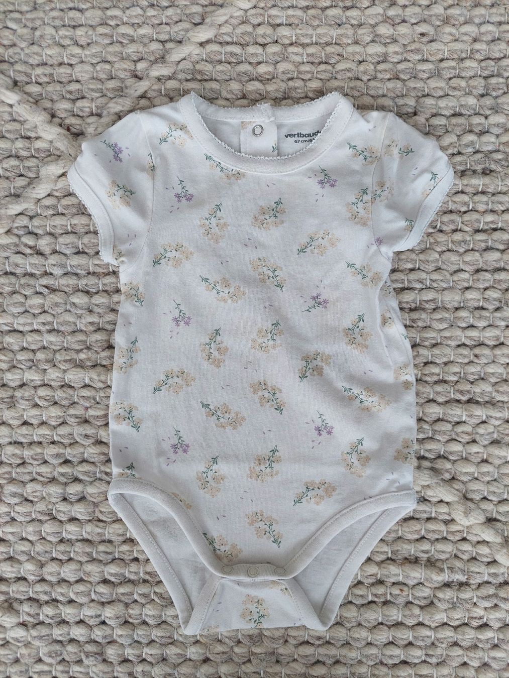 Lotti & Set di vestiti: Body & Latzhose Gr. 68 – Usato da Unterägeri venduto da del_x5dk 2