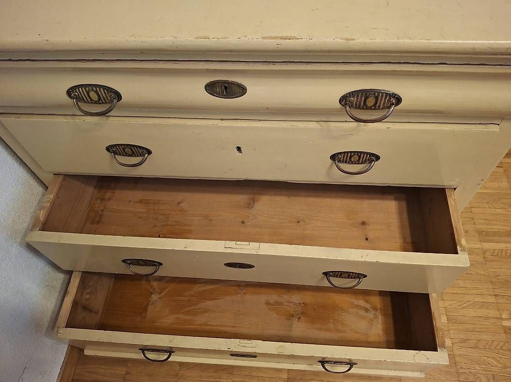 Commodes: Kommode gratis – D'occasion à Zürich par schauwem 1
