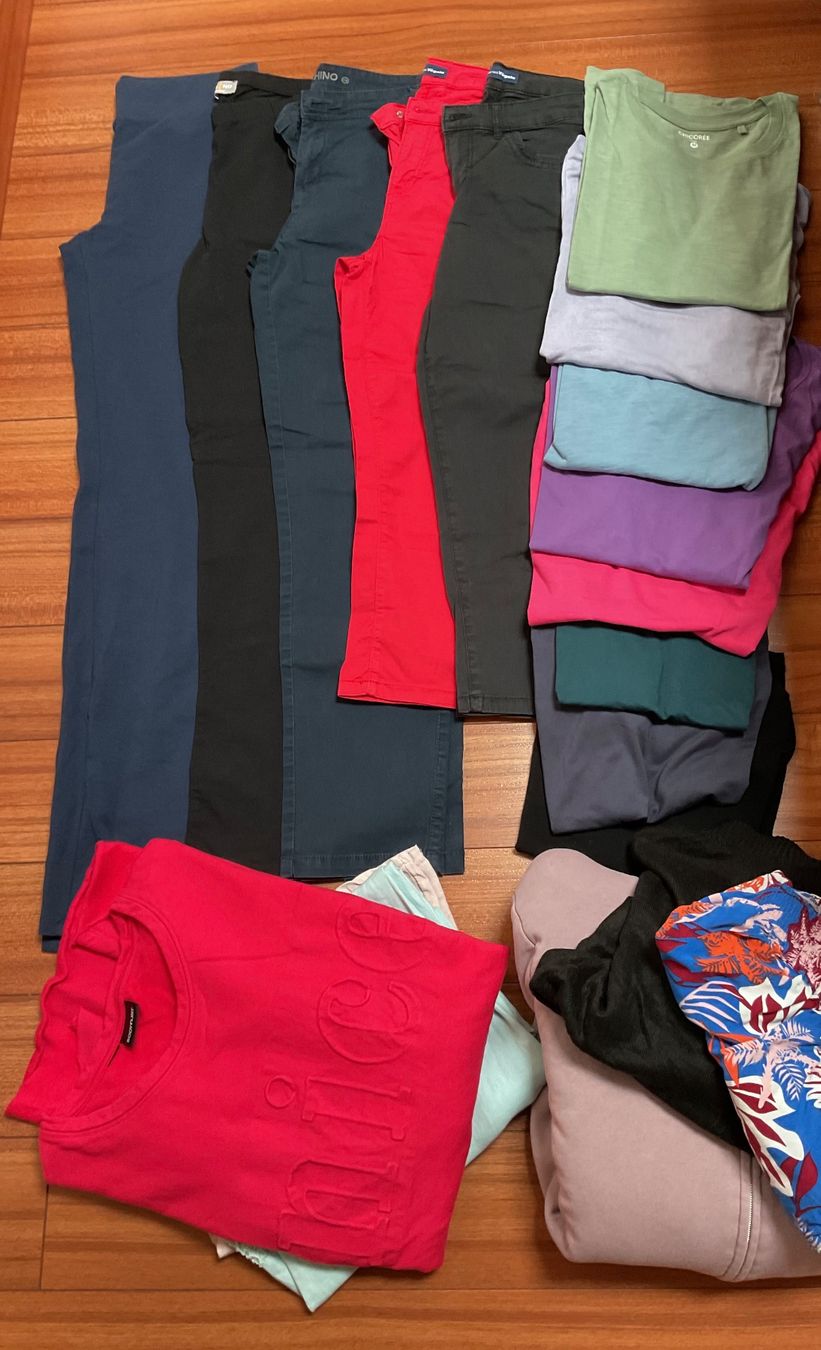 Lotti di vestiti: Lot vêtements T. S/M – Usato da Troistorrents venduto da fdoline