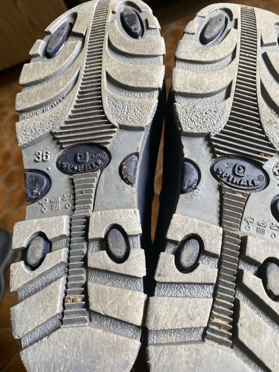 Scarpe per ragazzi: Regenstiefel Gr36 – Usato da Heitenried venduto da Carmes 1